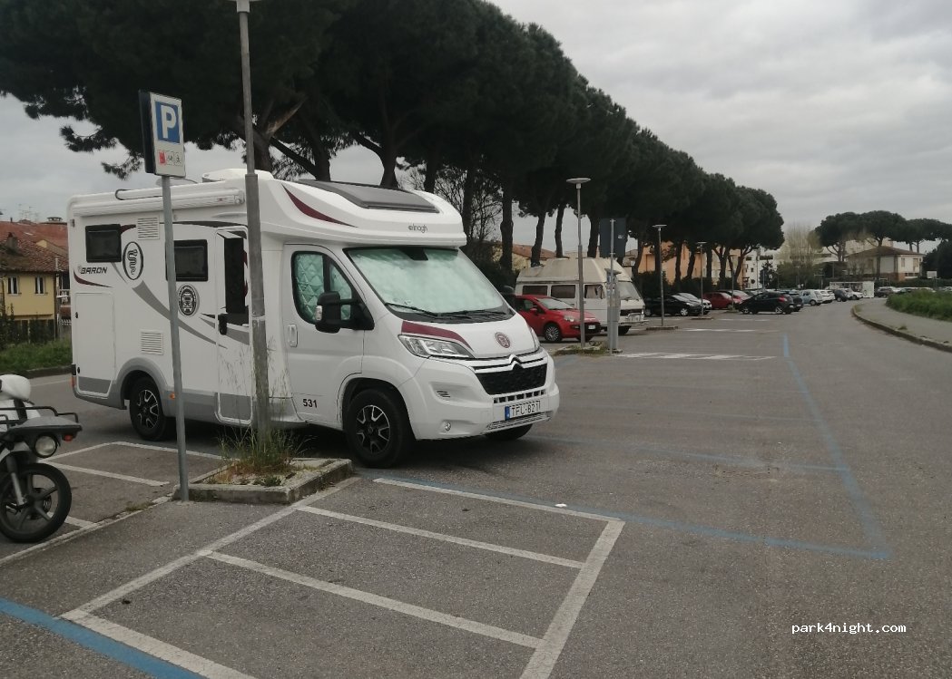 (56125) Pisa - 4 Lungarno Guadalongo — foto