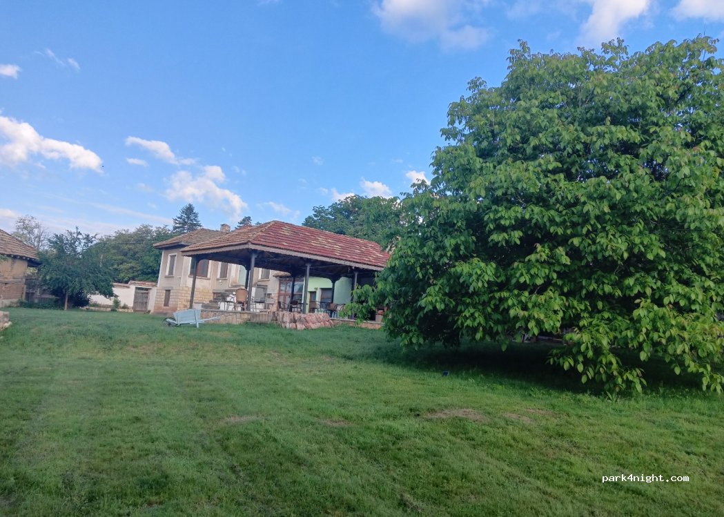 Lisi Vrah Campsite and B&B — foto