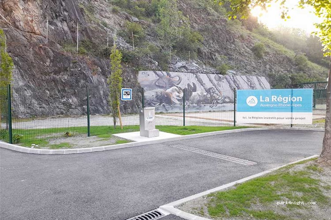 (73600) Moutiers - 258 Avenue des XVIè Jeux Olympiques — foto