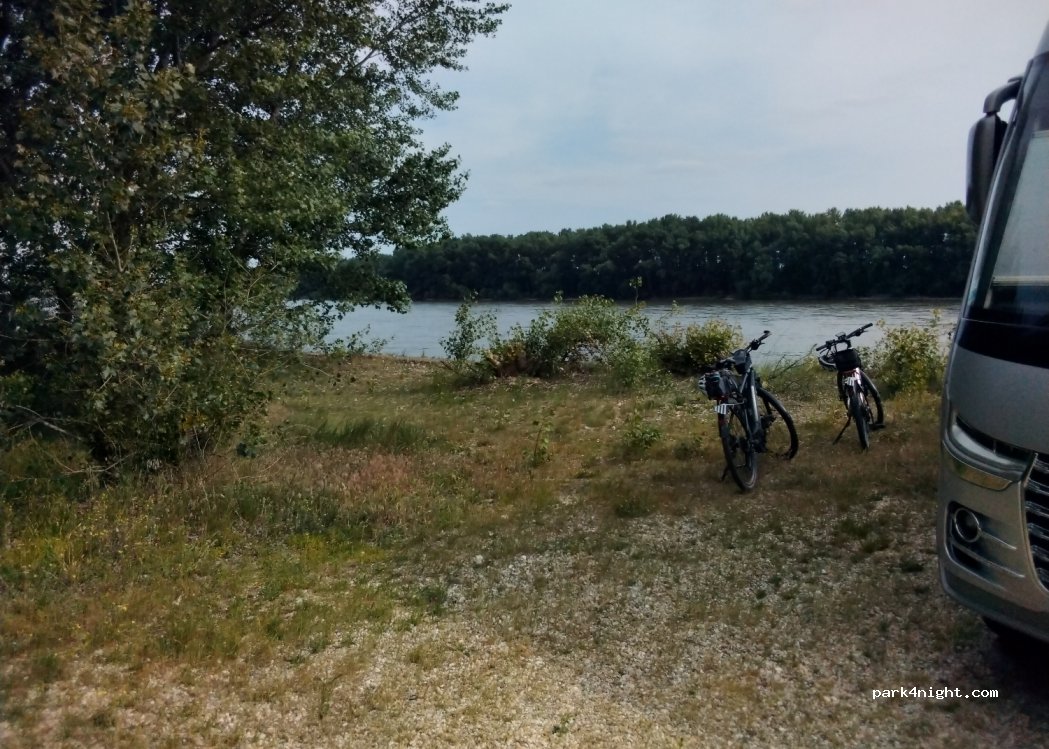 (946 19) Klížska Nemá - Unnamed Road — foto