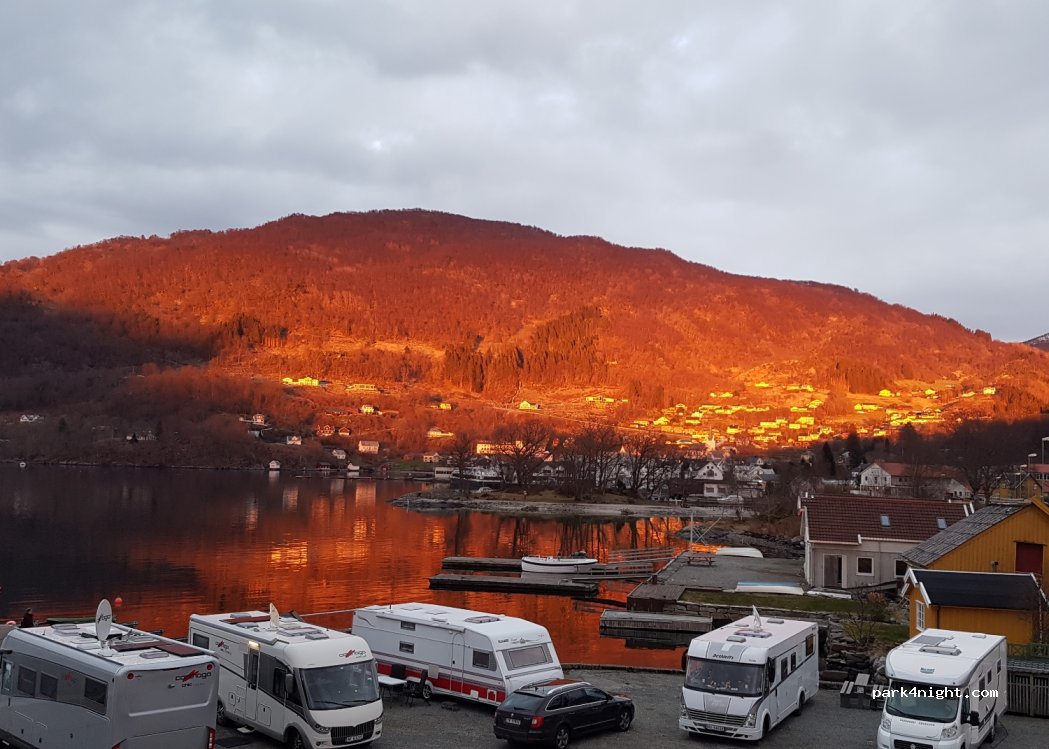 Skånevik Bobil Camping — foto