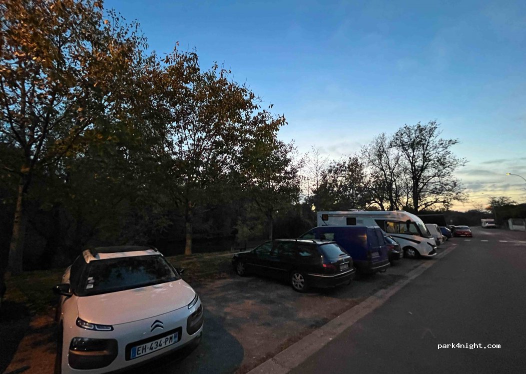 (16000) Angoulême - 6 Chemin de Halage — foto 2