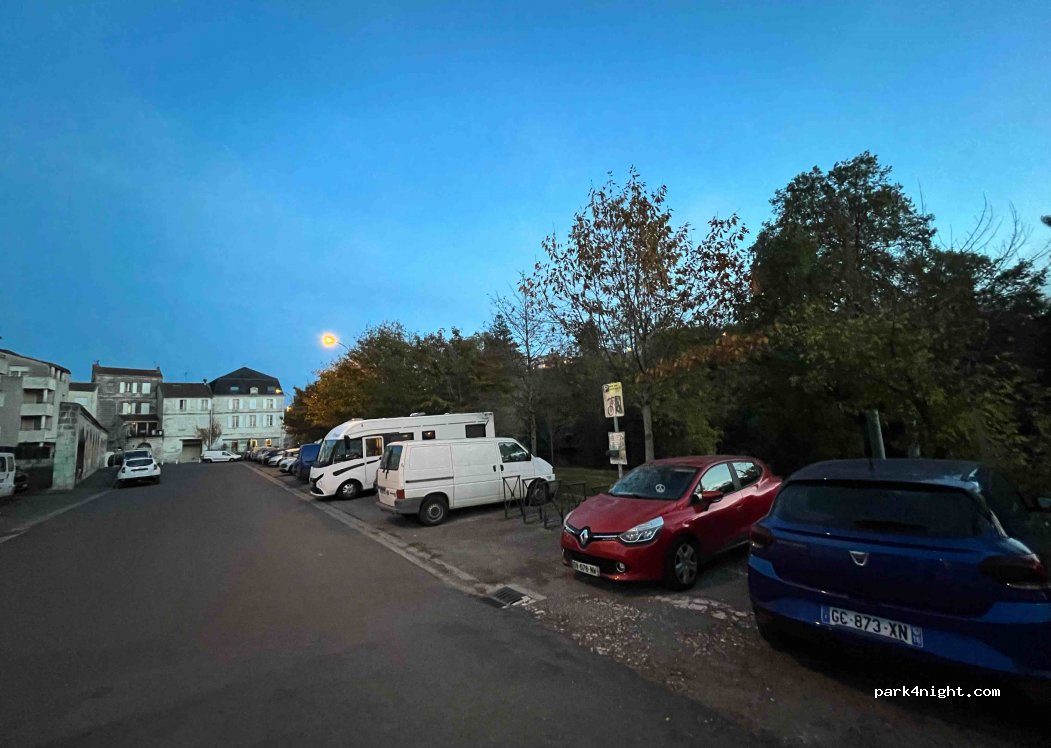 (16000) Angoulême - 6 Chemin de Halage — foto 3