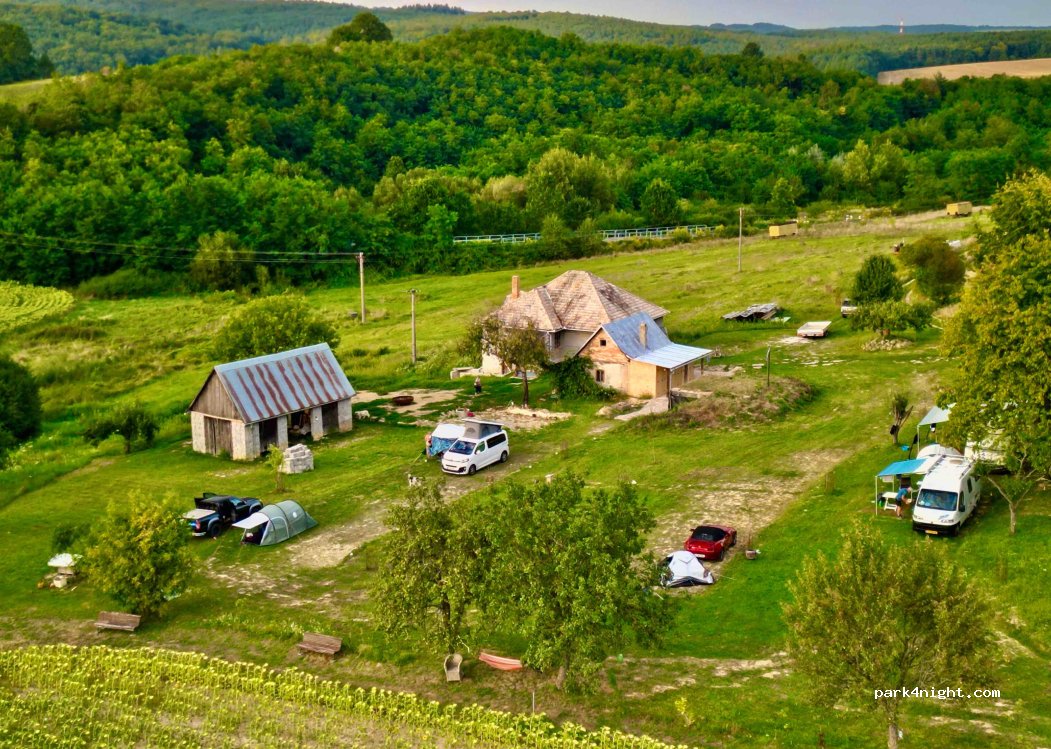 Camping Never Finished — foto