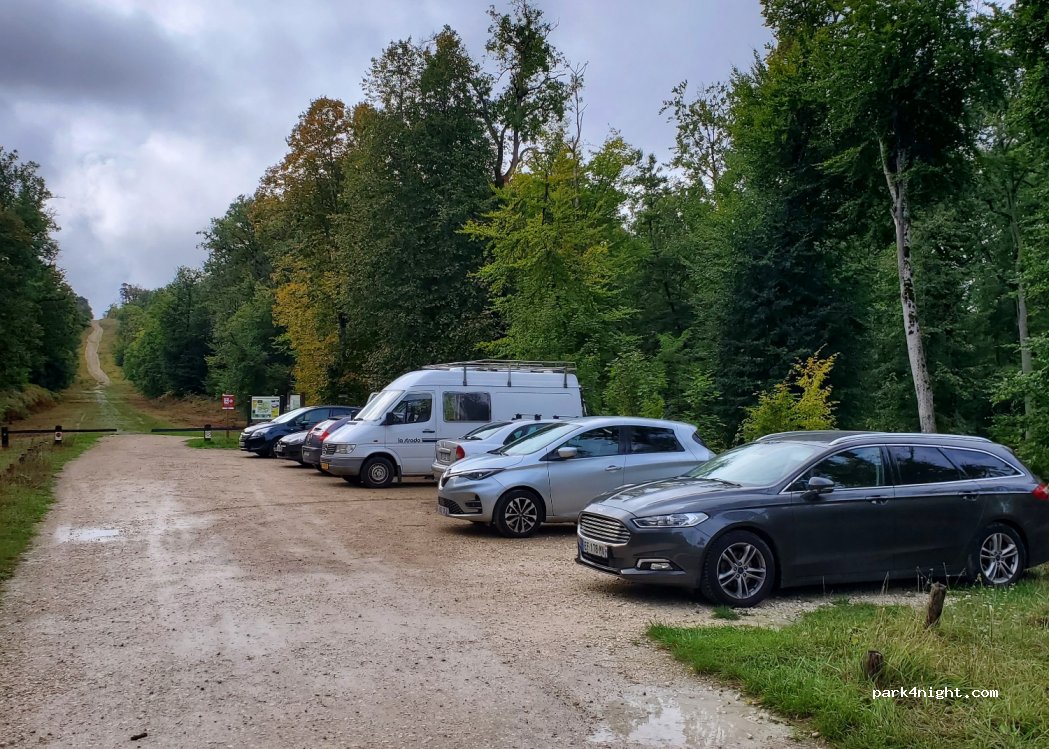 (77300) Fontainebleau - Avenue de Maintenon — foto 2