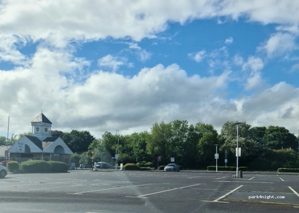 (RM6 4HY) Ilford - 822 High Road — foto