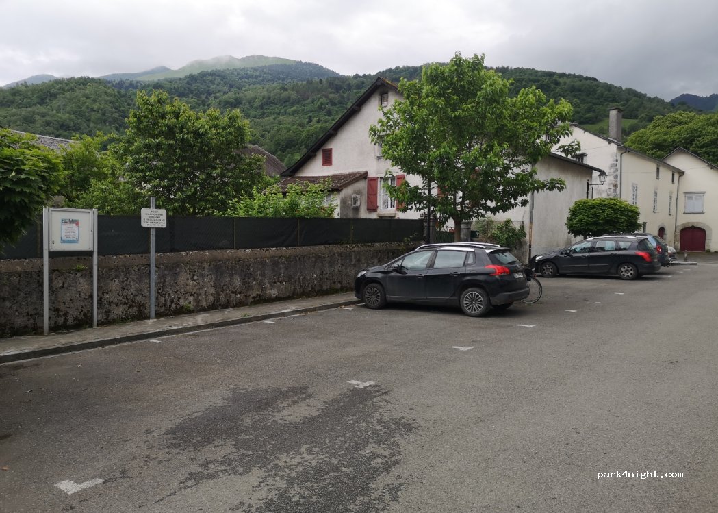 (64260) Bielle - 1 Place de la Mairie — foto 2