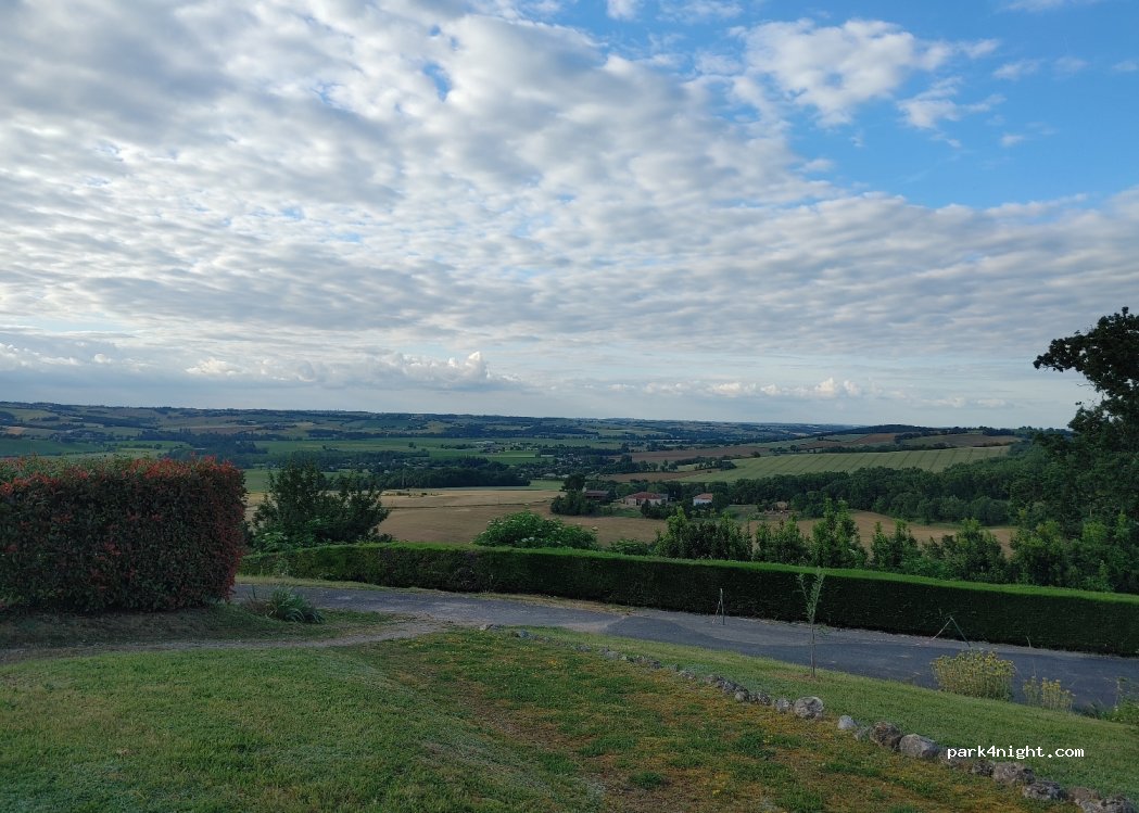 (31230) Mirambeau - 6 Le Village — foto