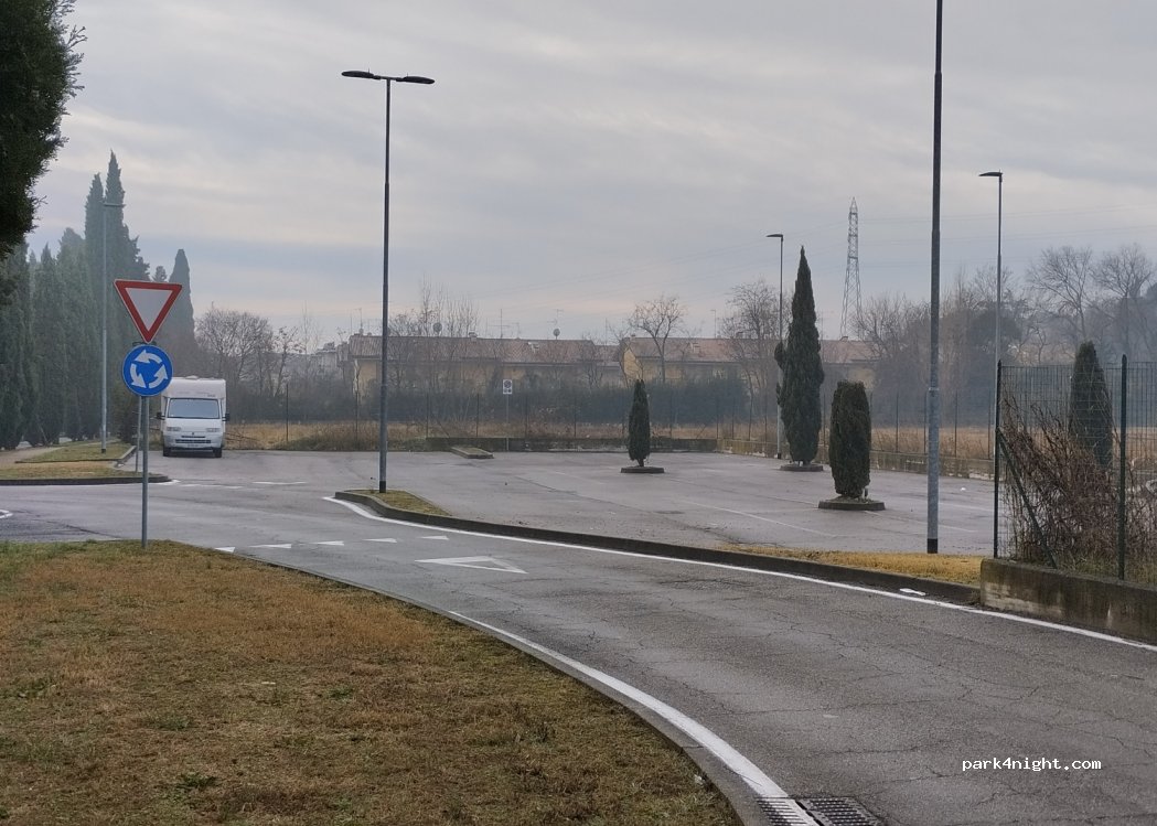 (25015) Desenzano del Garda - 98 Via Rimembranze — foto