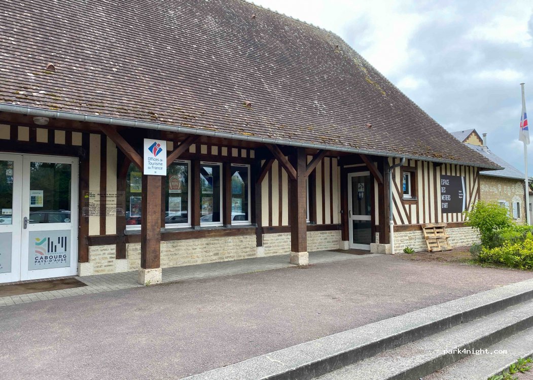 (14430) Beuvron-en-Auge - Av. de la Gare — foto