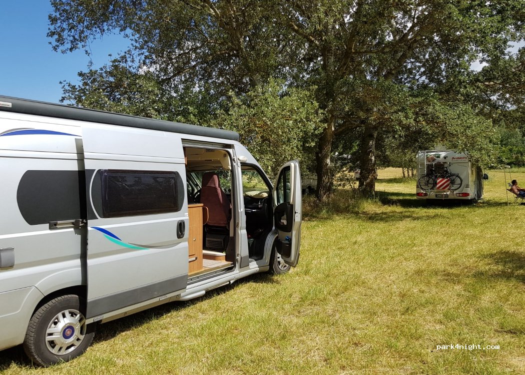 (84220) Roussillon - D227 — foto 3