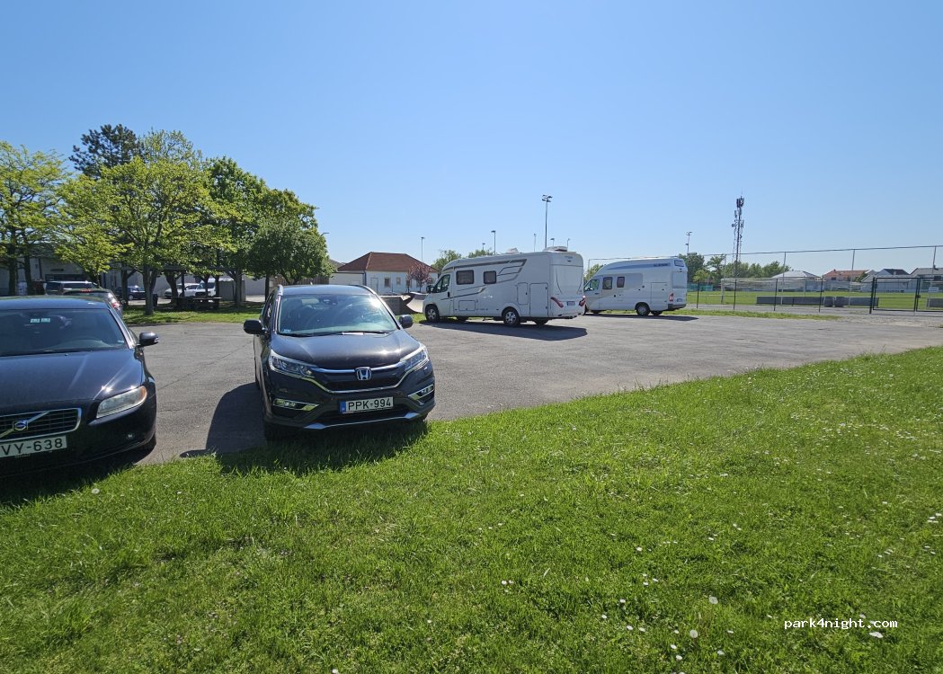 (7142) Illmitz - Unnamed road — foto