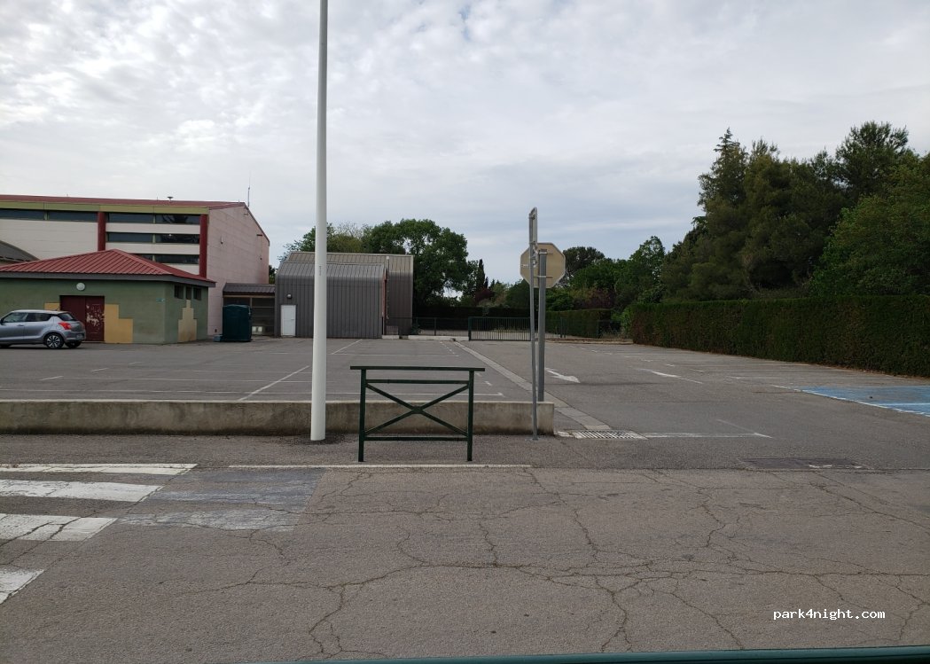 (13310) Saint-Martin-de-Crau - 135 Rue des Écoles — foto 3