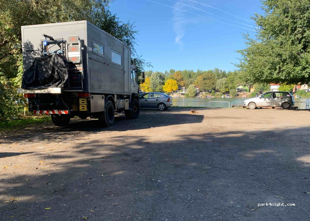 (96Q2+HJ) Elemir - Unnamed road — foto 2