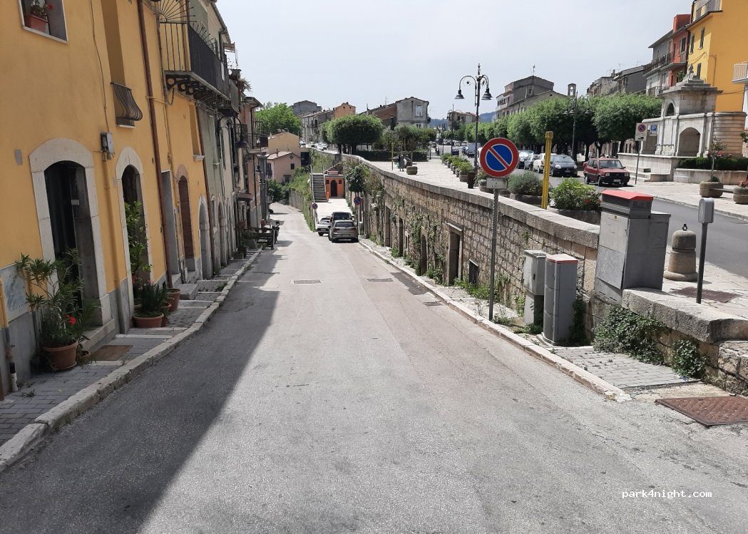 (86029) Trivento - 32-22 Piazza Fontana — foto