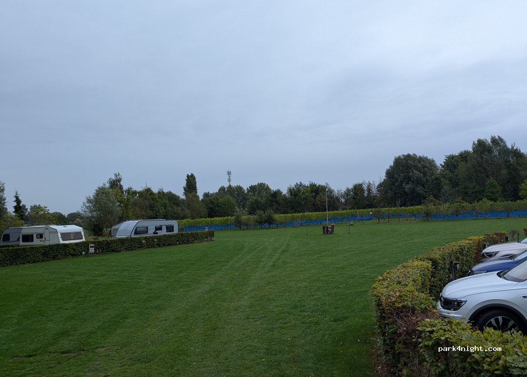 Kampeer en wijnboerderij Winery & Herbs — foto 4