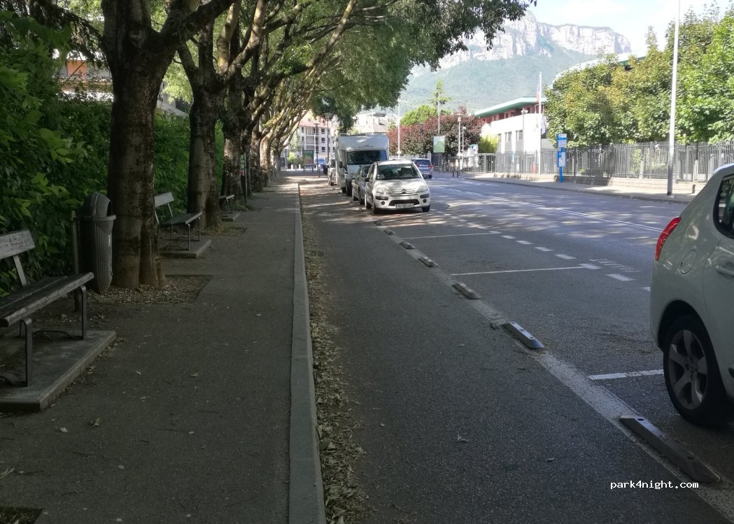 (73000) Chambéry - 151 Avenue Marius Berroir — foto