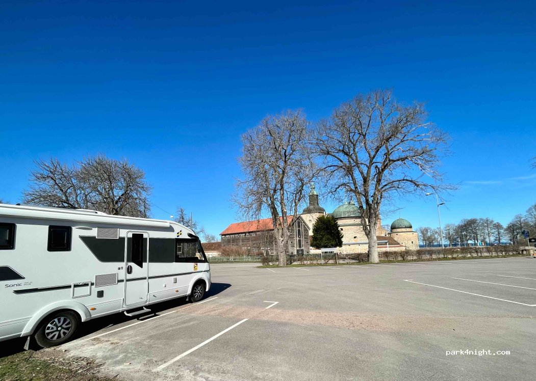 (592 30) Vadstena - 9 Järnvägsgatan — foto