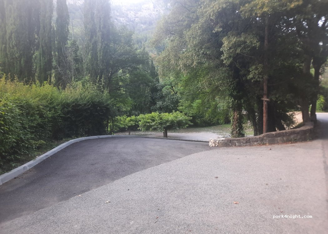 (06910) Roquesteron - 5 Chemin du Riou — foto