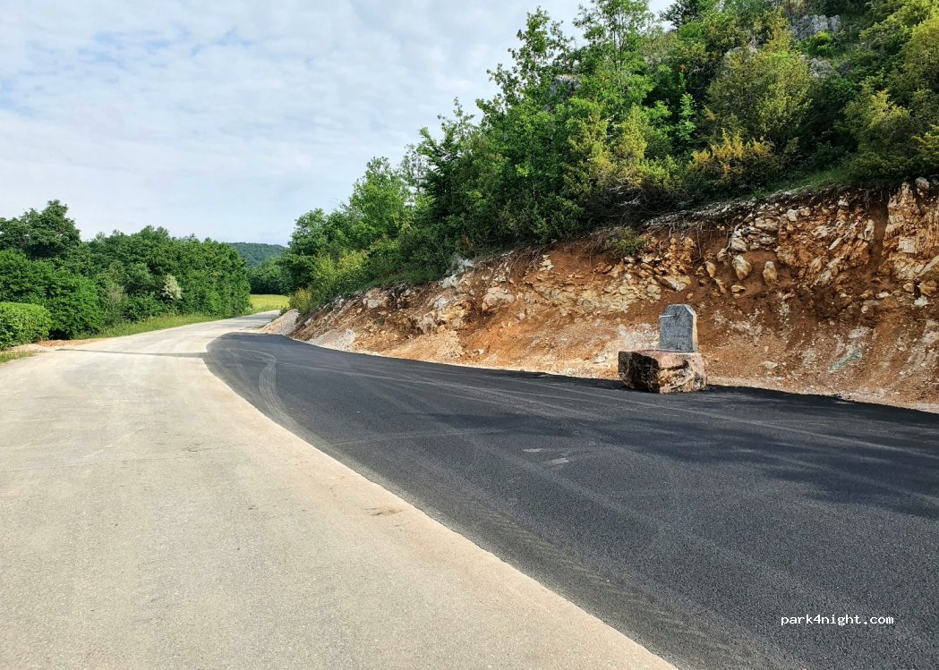 (53244) Sveti Rok - Unnamed Road — foto 2