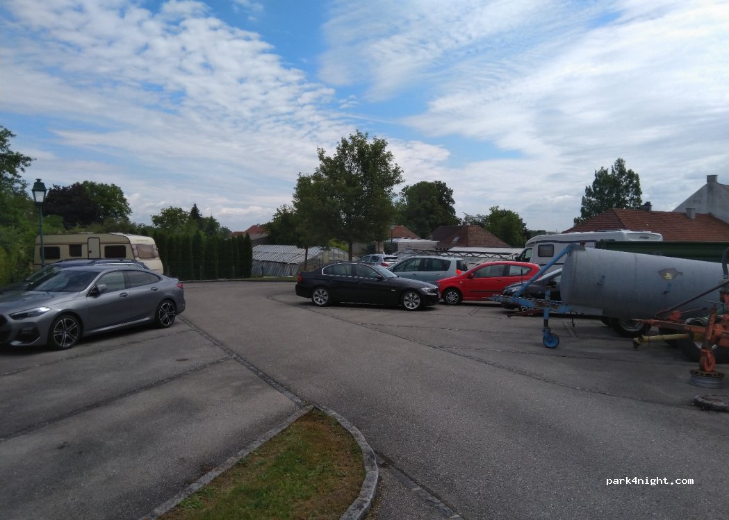 (3352) Sankt Peter in der Au-Markt - 8 Graf-Segur-Platz — foto