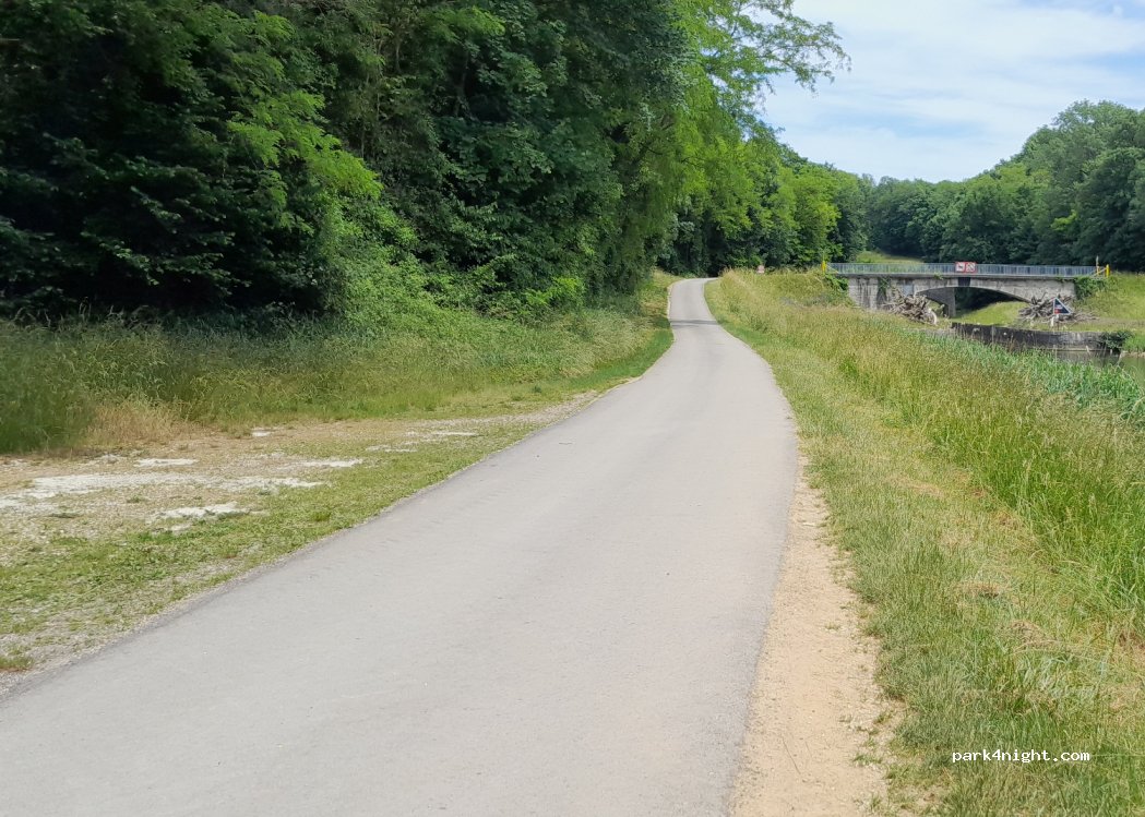 (70130) Savoyeux - Unnamed road — foto