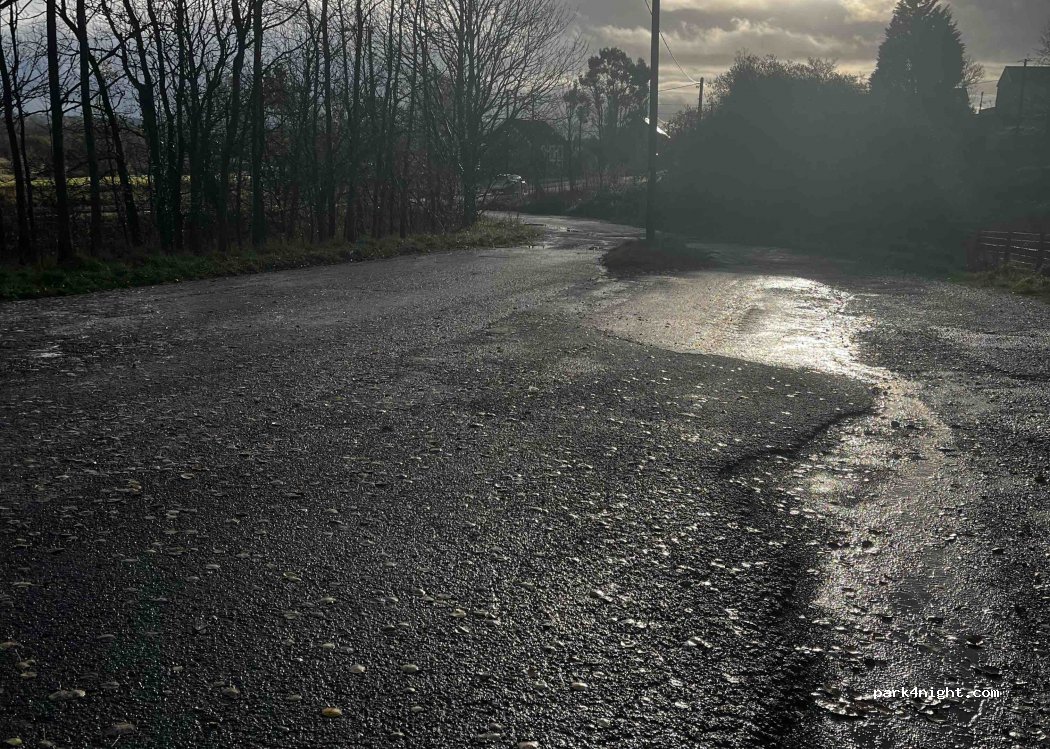 (SA9 2GY) Cwmllynfell - Unnamed Road — foto 3