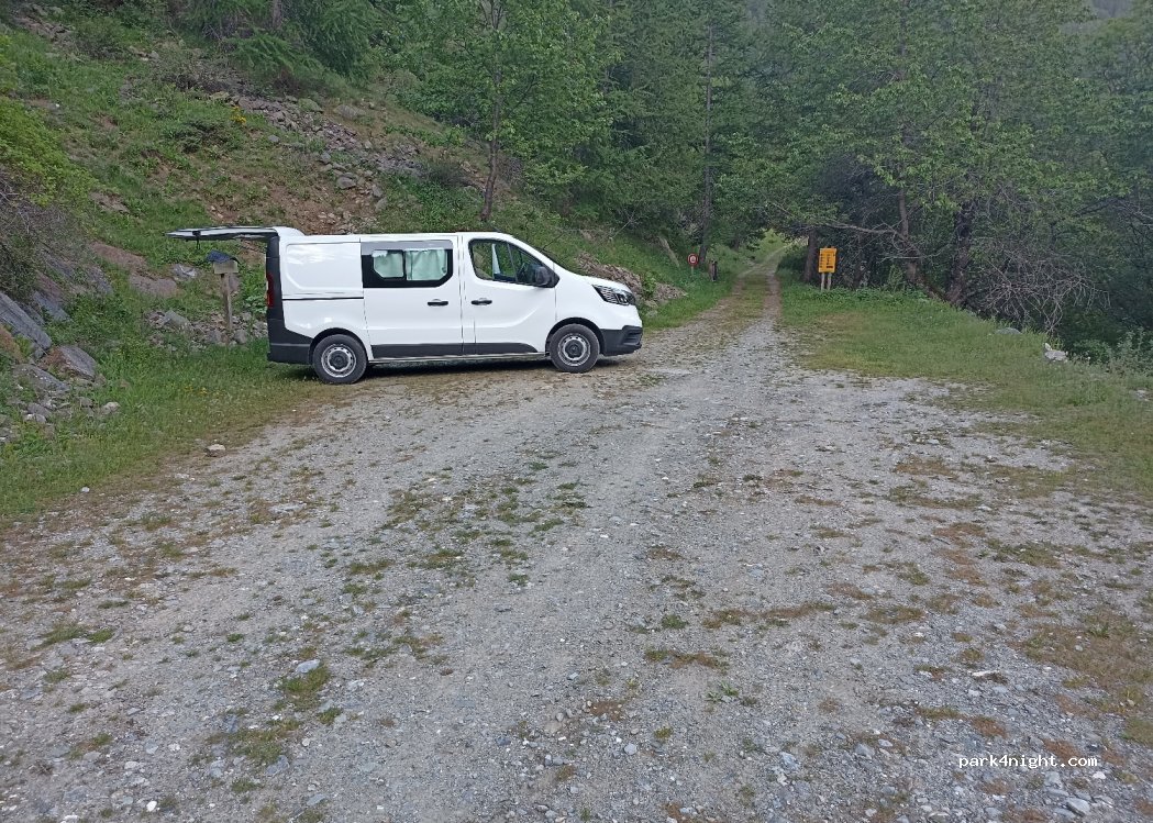 (06660) Saint-Étienne-de-Tinée - Unnamed Road — foto