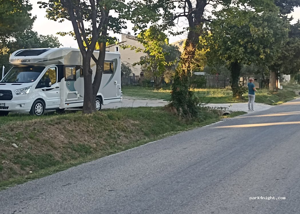 (13930) Aureille - 23 Avenue des Alpilles — foto 3