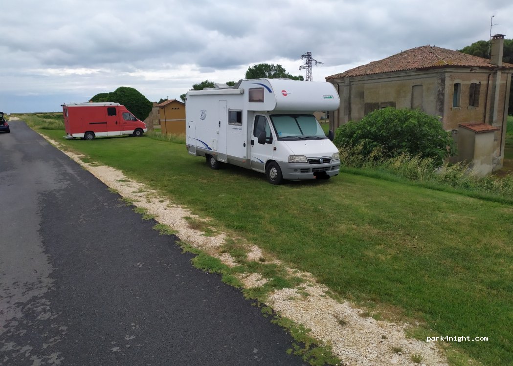 (45012) Bacucco - Unnamed Road — foto