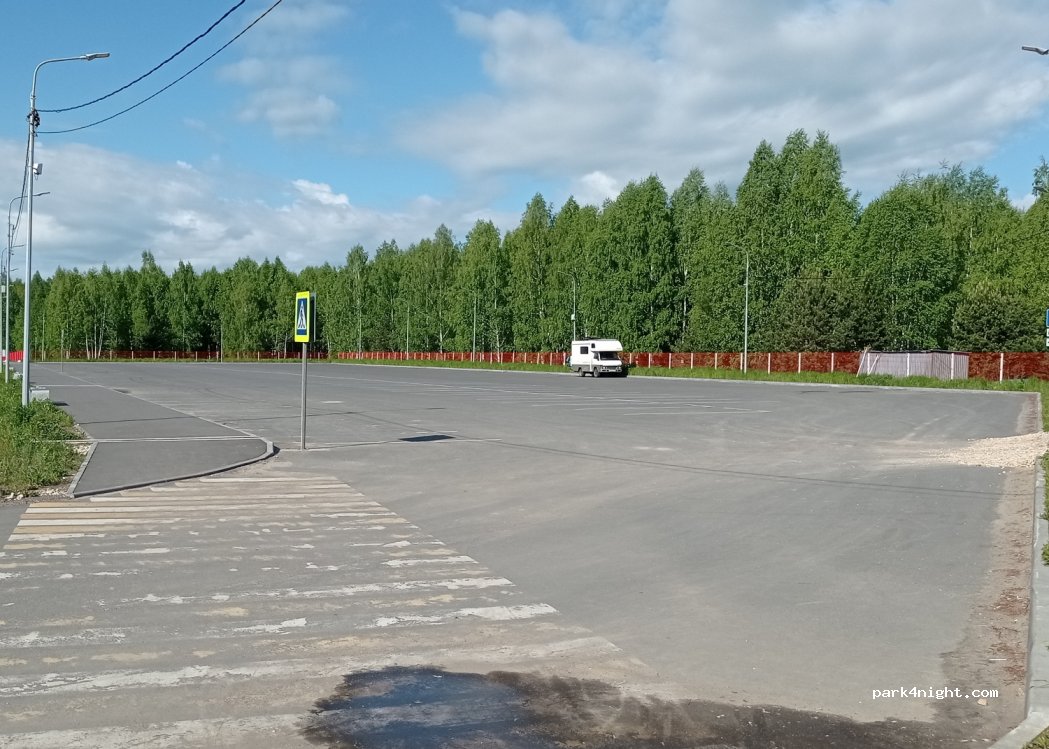 (390525) Snegiri - Unnamed Road — foto