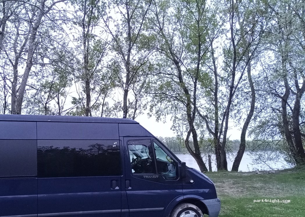 (946 39) Iža - — foto 2