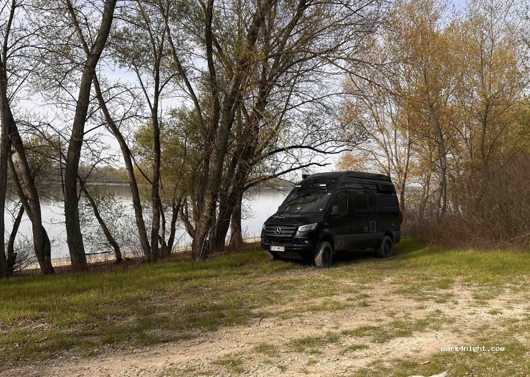 (946 39) Iža - — foto 5