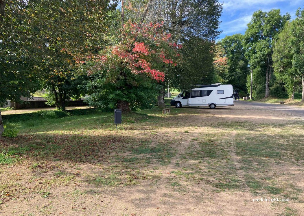 (63220) Saint-Alyre-d'Arlanc - 1 Rue de L’Ecole — foto 4