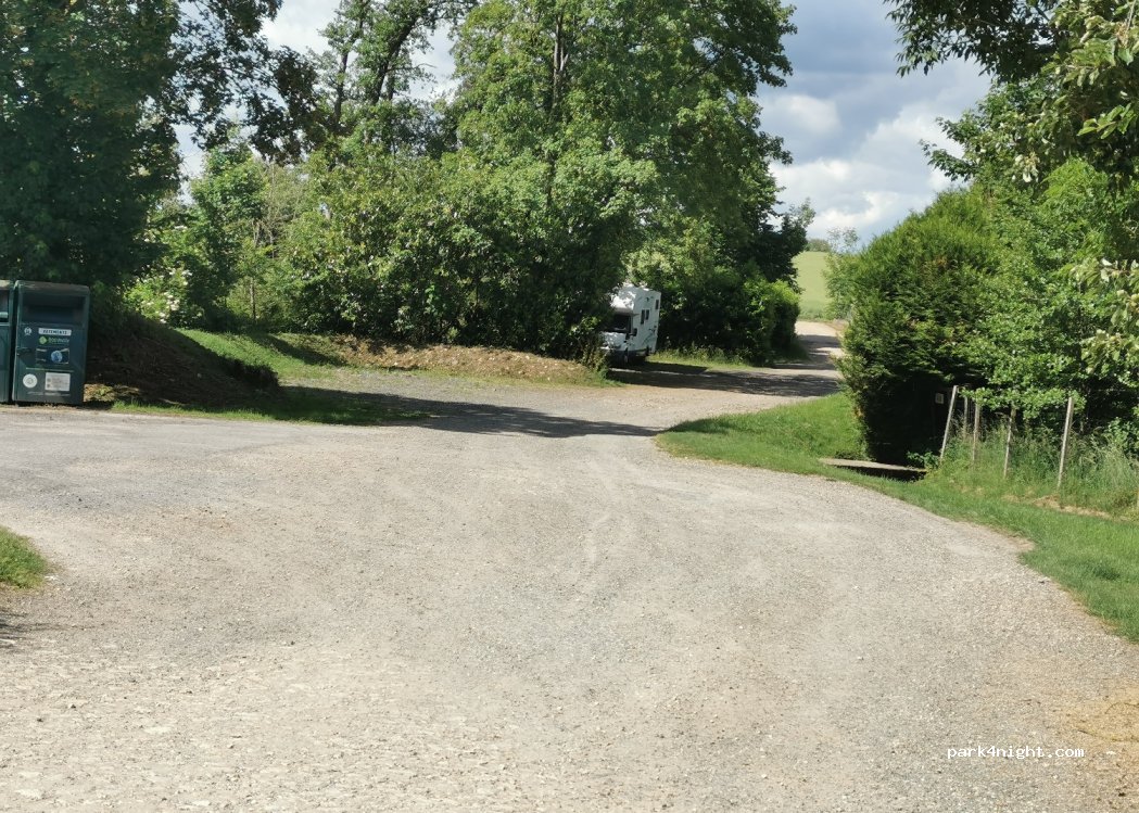 (60300) Baron - 5016F Le Buisson Saint Cyr — foto 2
