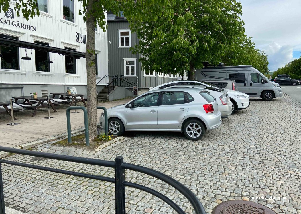 (7011) Trondheim - 39 Munkegata — foto
