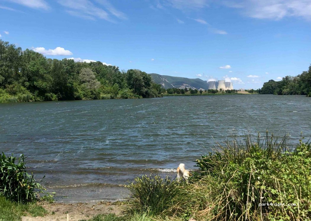 (07400) Rochemaure - Unnamed road — foto