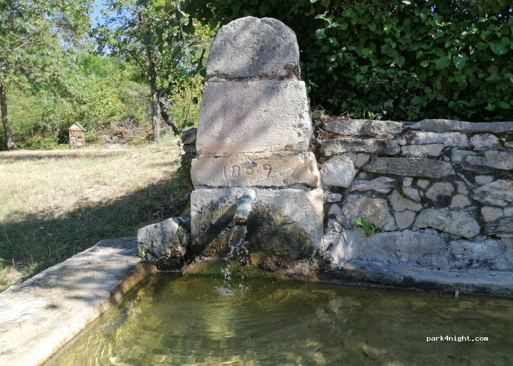 (26400) Cobonne - 2 Place de la Herse — foto 2