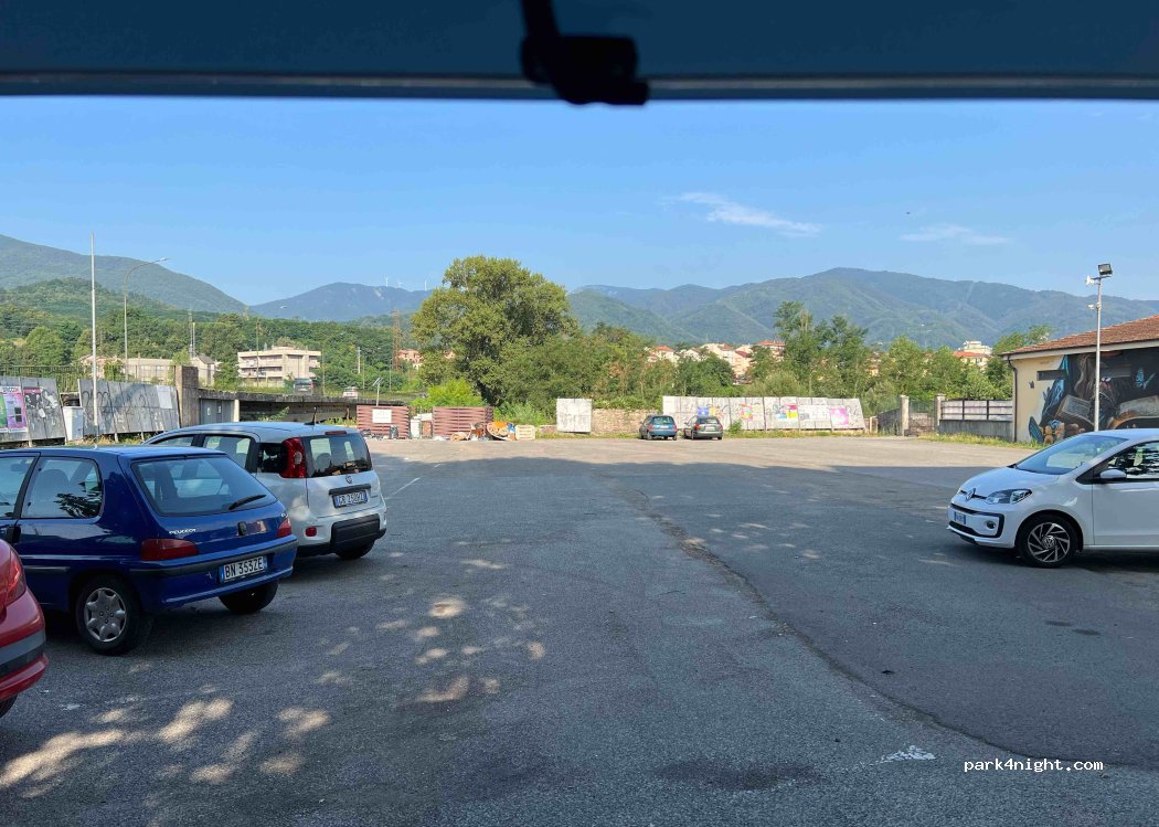 (54027) Pontremoli - 1 Via della Madonna del Buon Consiglio — foto 2