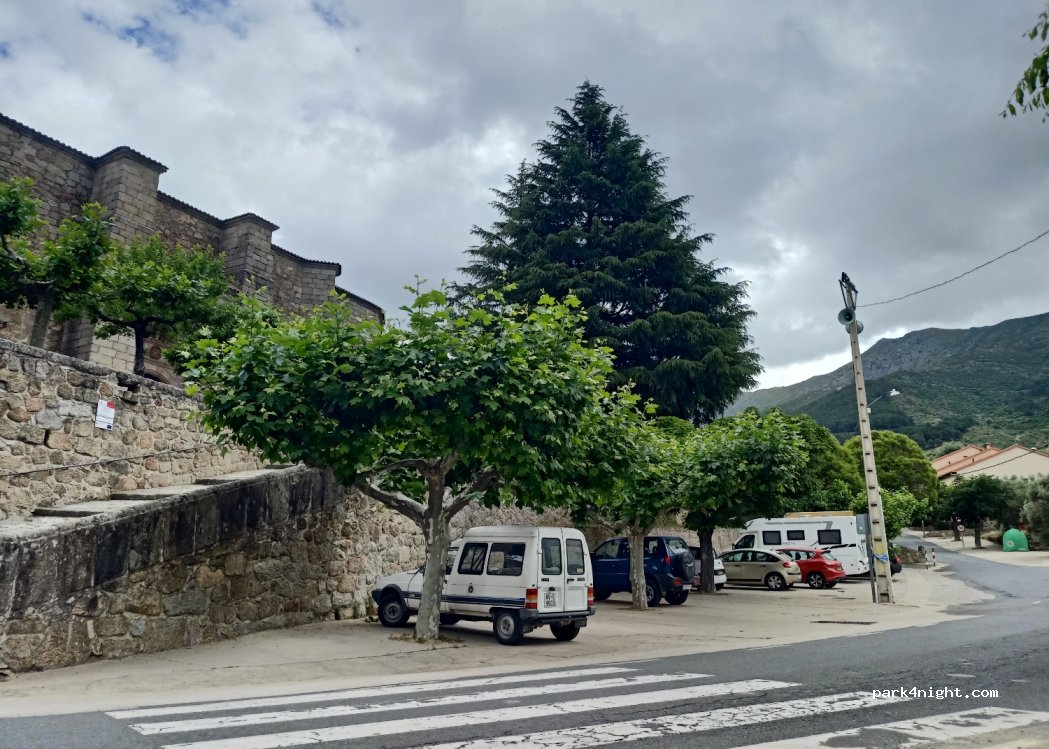 (05412) San Esteban del Valle - 4 Carretera Burgohondo — foto