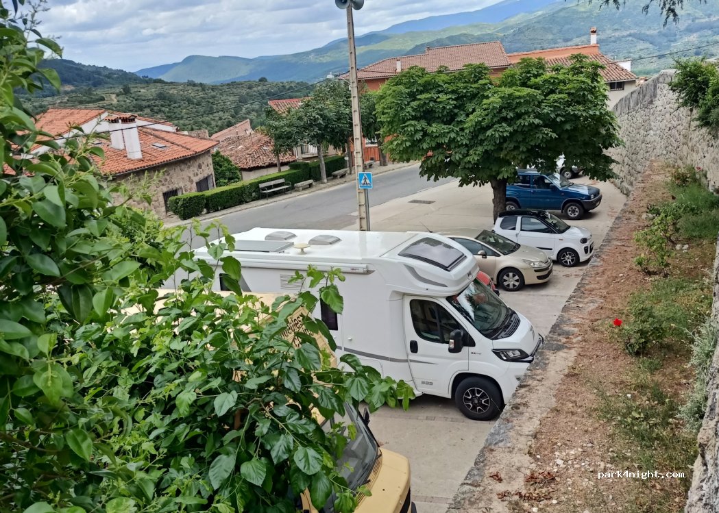 (05412) San Esteban del Valle - 4 Carretera Burgohondo — foto 2