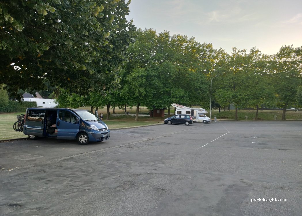 (1301) Wavre - 16 Rue des Combattants — foto