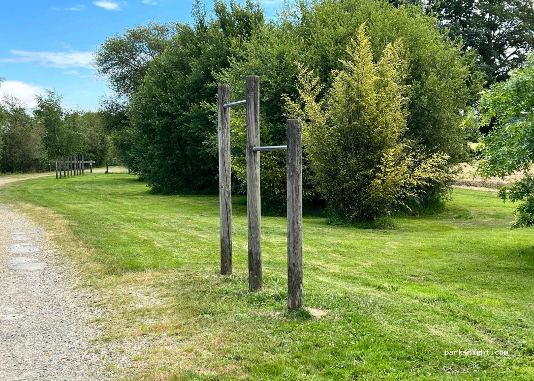 (35620) Ercé-en-Lamée - Unnamed Road — foto 2