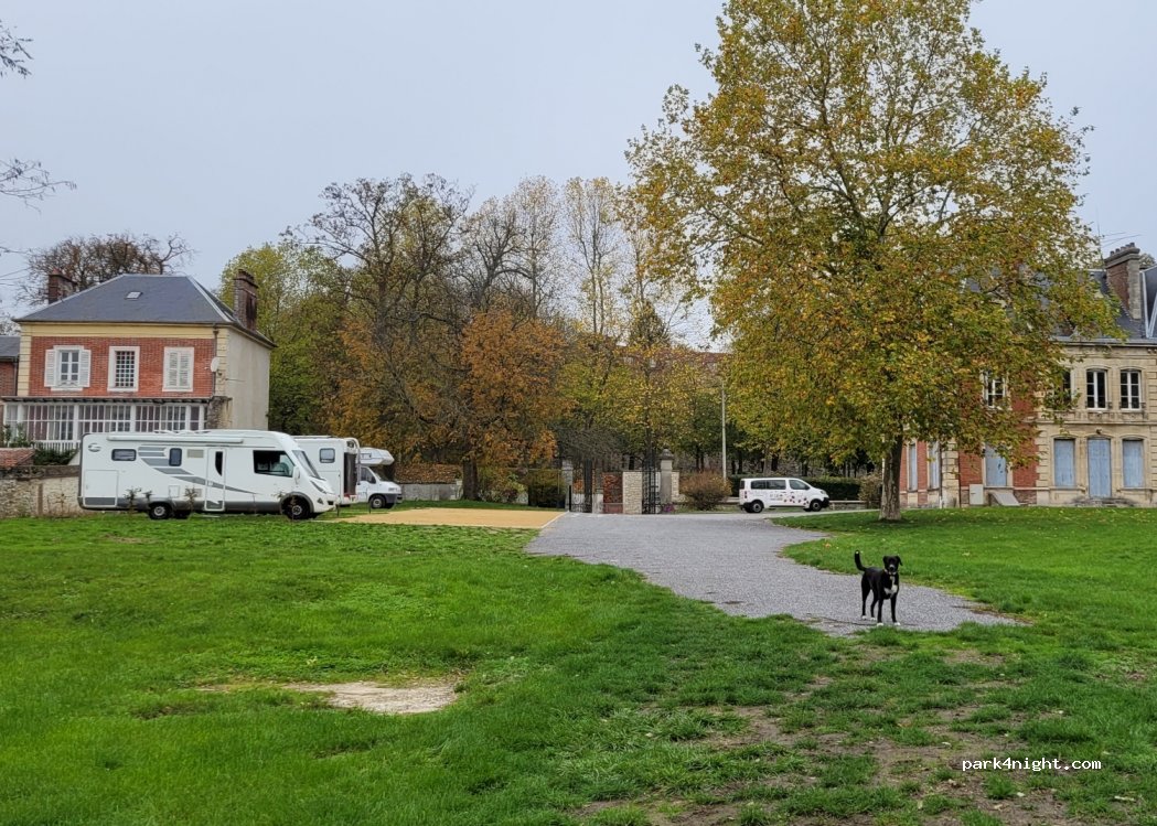 Aire Camping Car - Clermont — foto 2