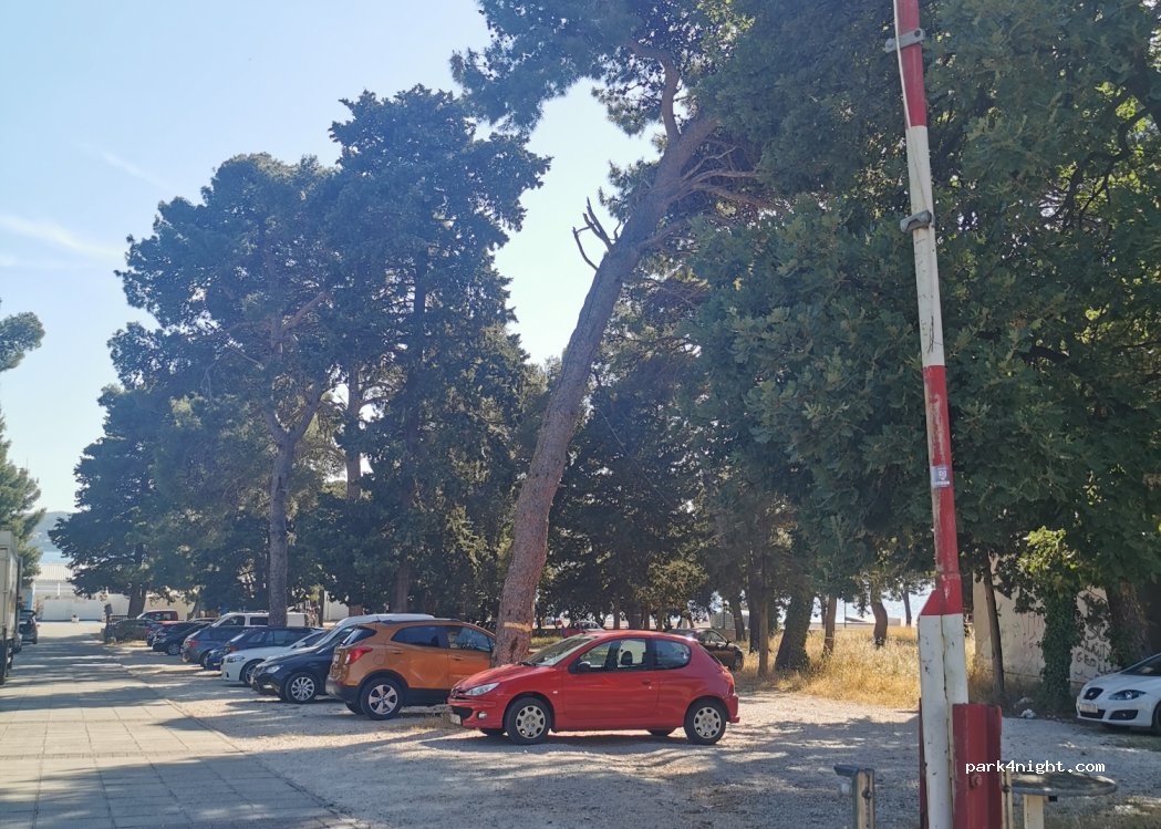 (23210) Biograd na Moru - 6 Ulica Tina Ujevića — foto