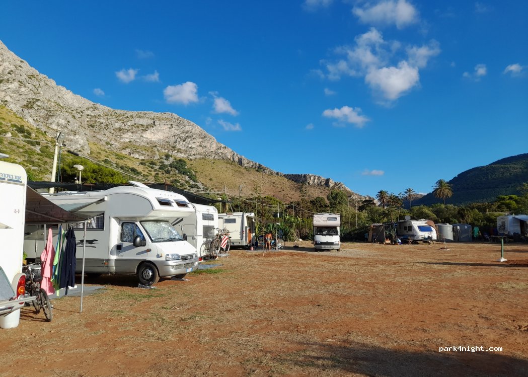 Malica sosta camper barcarello — foto
