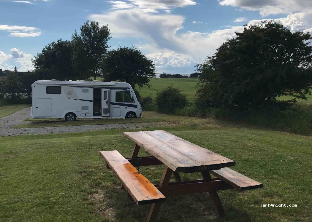 Dyndkrogvejens autocamper plads — foto