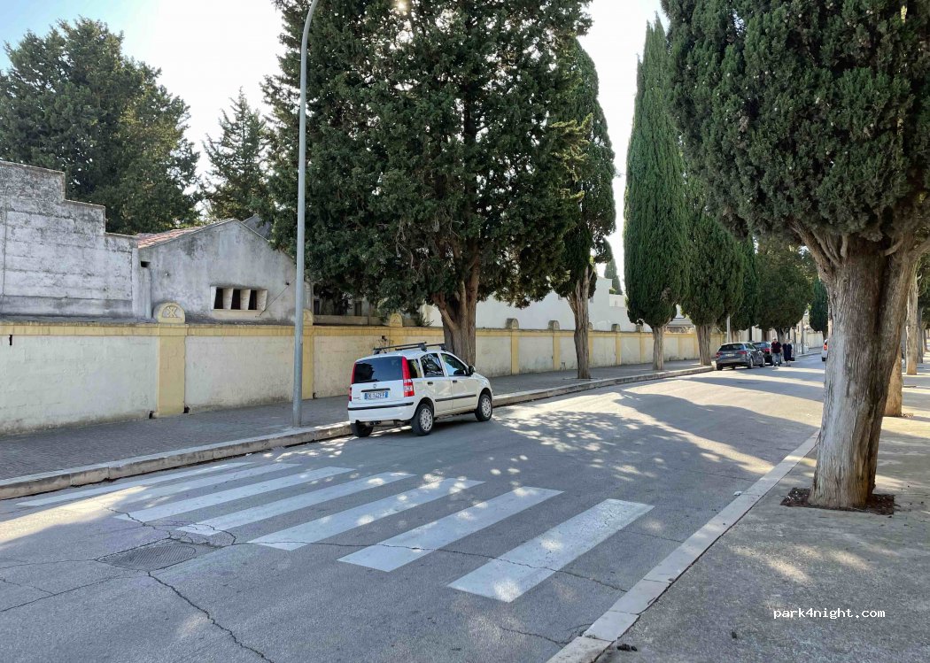 (70024) Gravina in Puglia - Viale Cimitero — foto