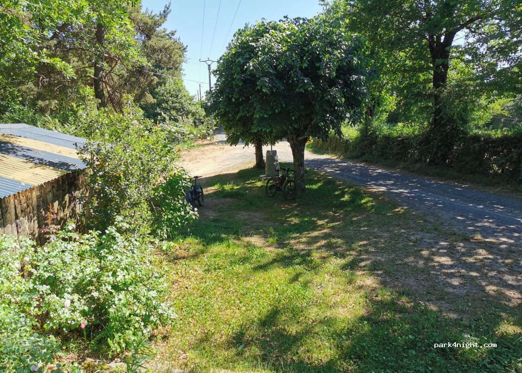 (15120) Leucamp - Unnamed Road — foto