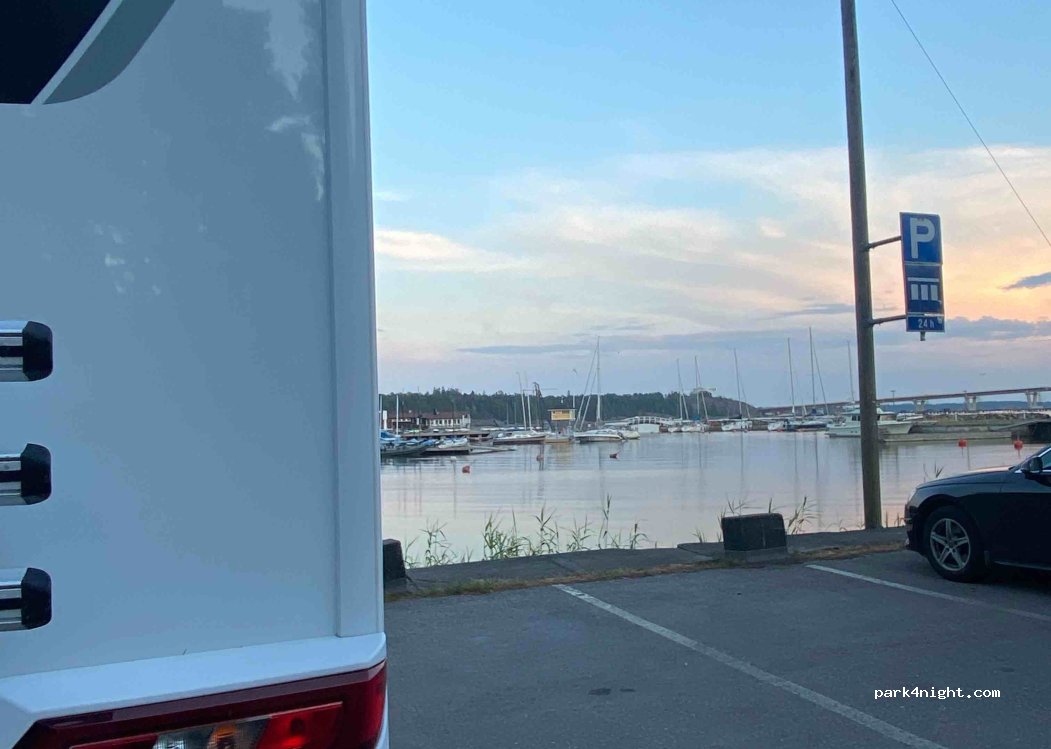 (00570) Helsinki - 2 Wihurinaukio — foto 2